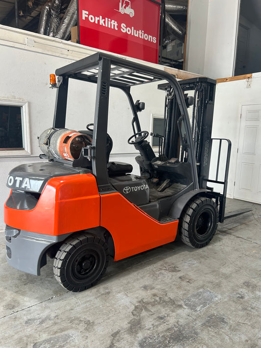 Toyota Forklift Pneumatic Rough Terrain - 5,000lbs Capacity