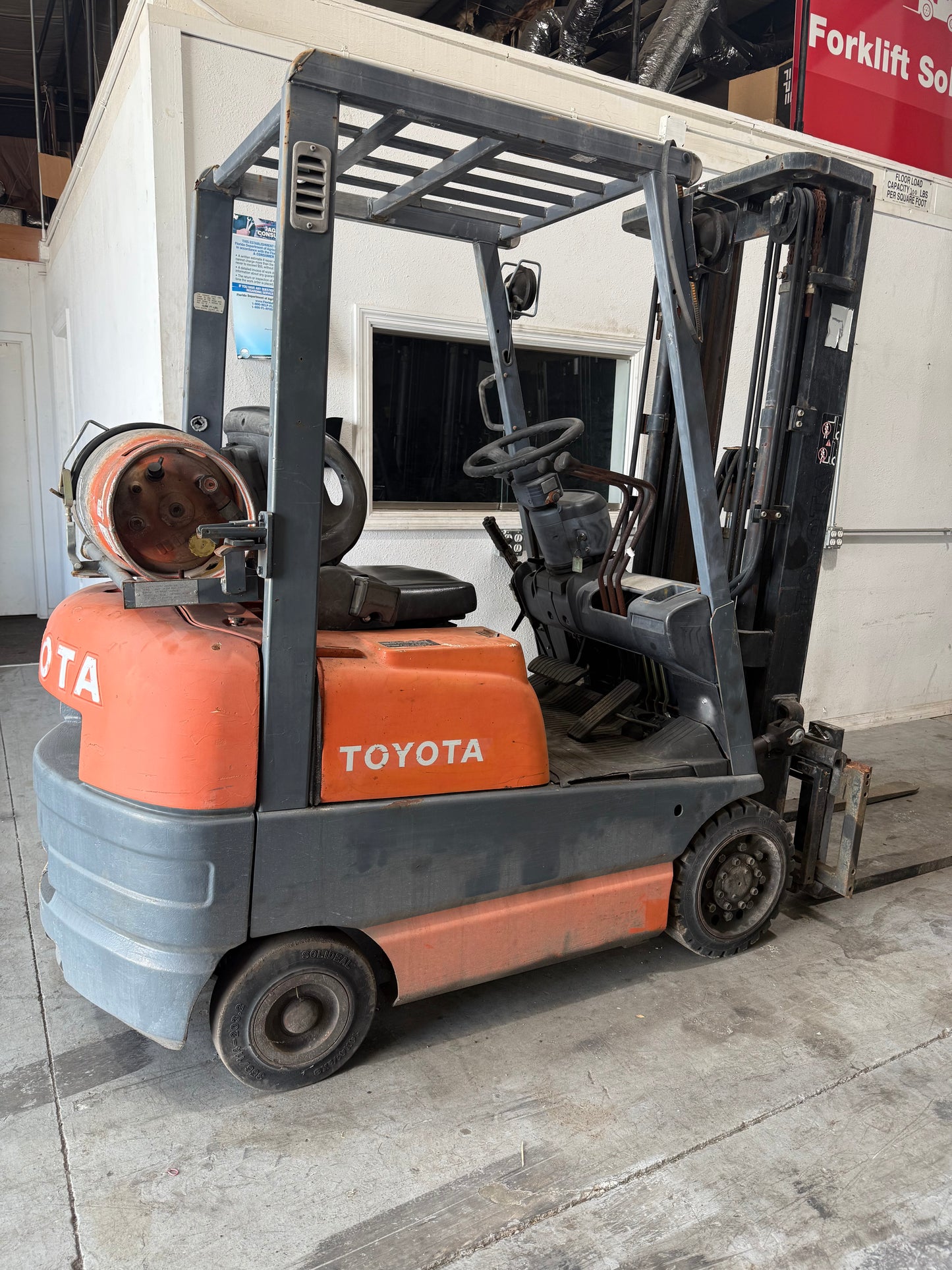 Toyota Forklift 3,000lbs Warehouse Compact