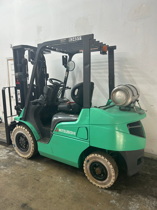 Rough Terrain - 2014 Mitsubishi 5,000lbs Capacity (Video)