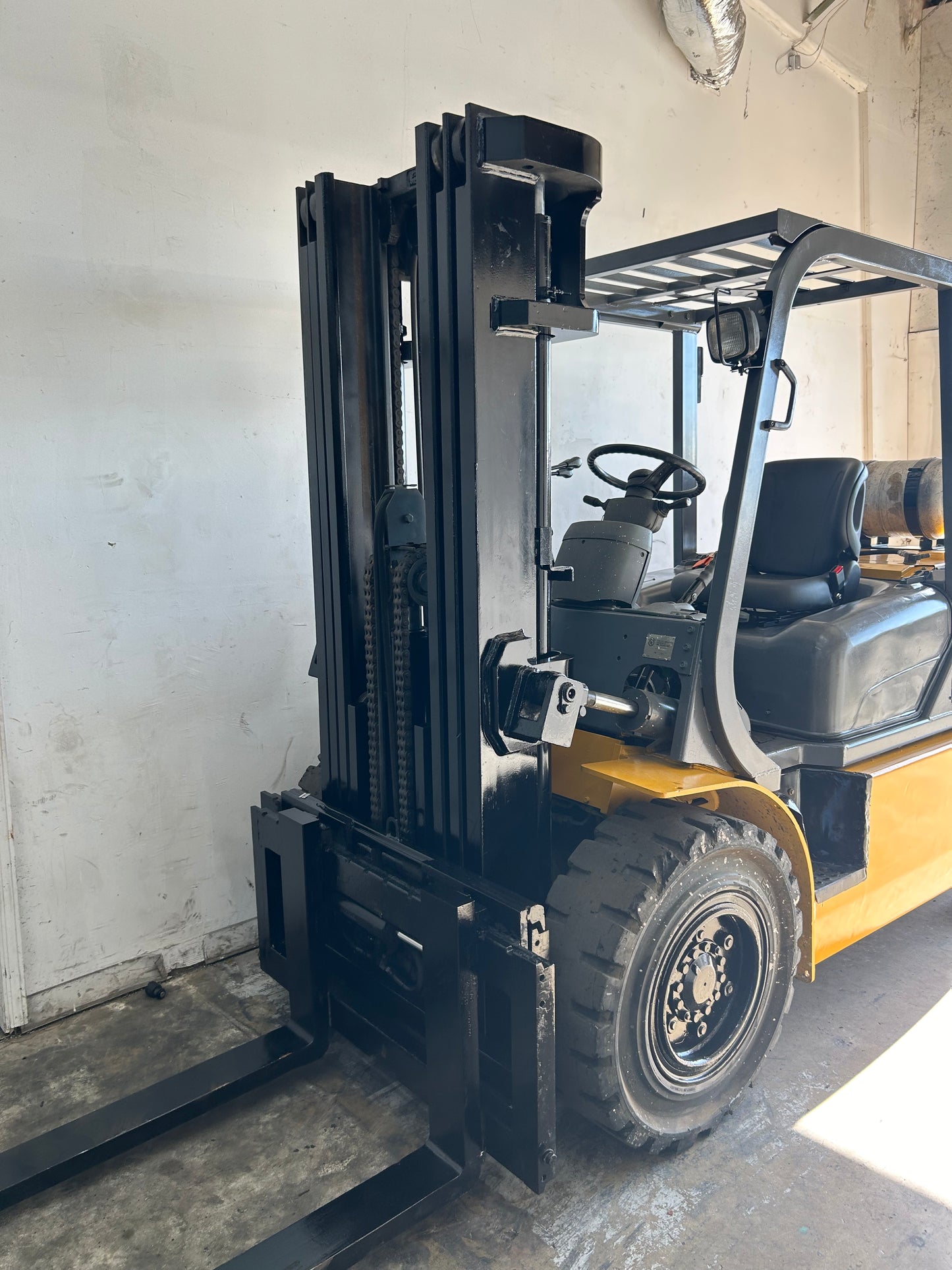 Rough Terrain- Caterpillar 10,000lbs Capacity Pneumatic Forklift