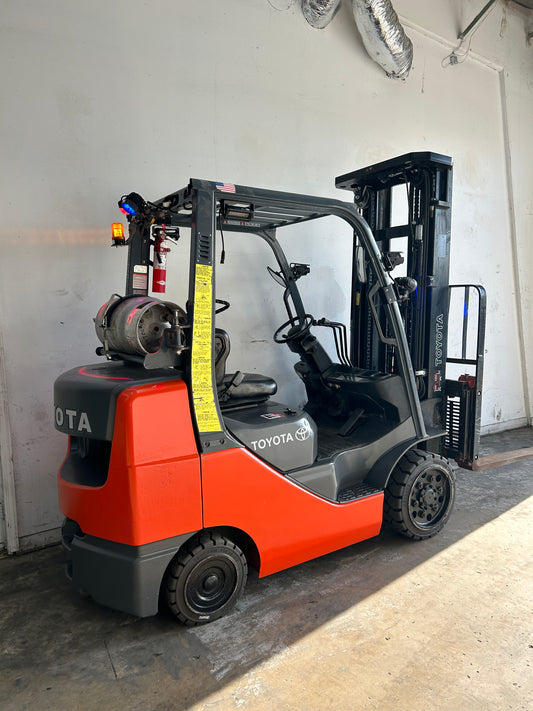 Warehouse - 2017 Toyota 6,000lbs Capacity Forklift
