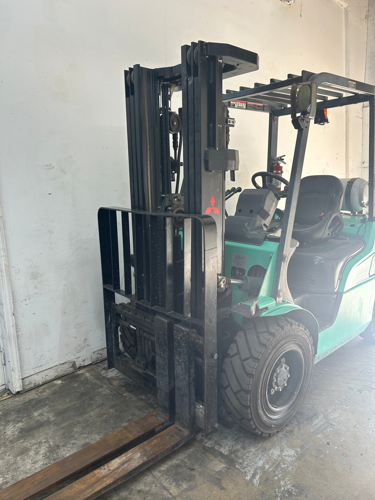 Rough Terrain - 2015 Mitsubishi 6,000lbs Capacity Forklift (Video)
