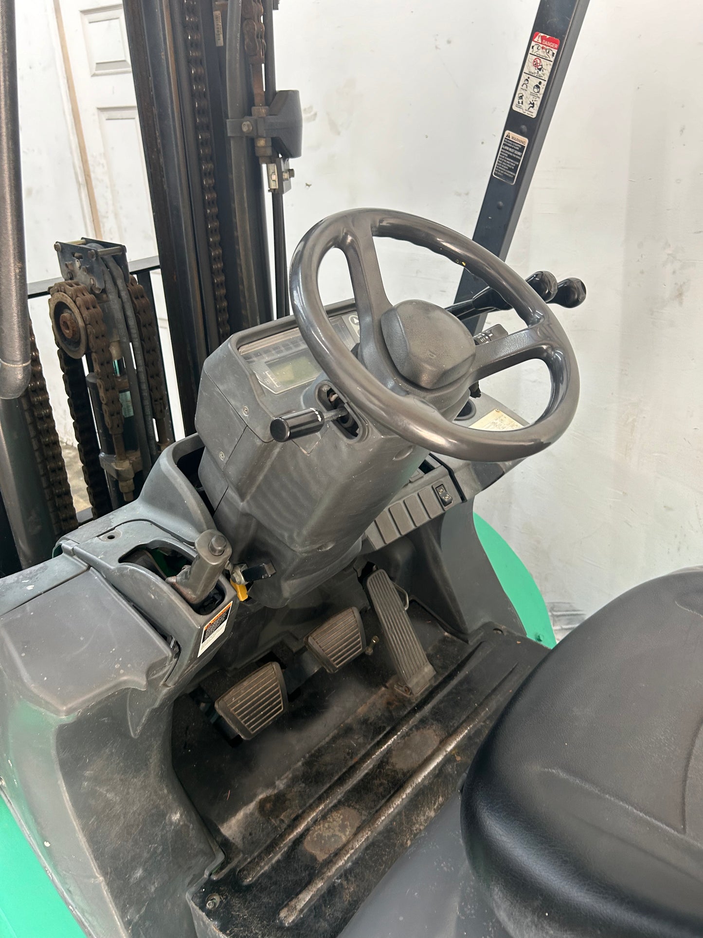 Rough Terrain - 2015 Mitsubishi 6,000lbs Capacity Forklift (Video)