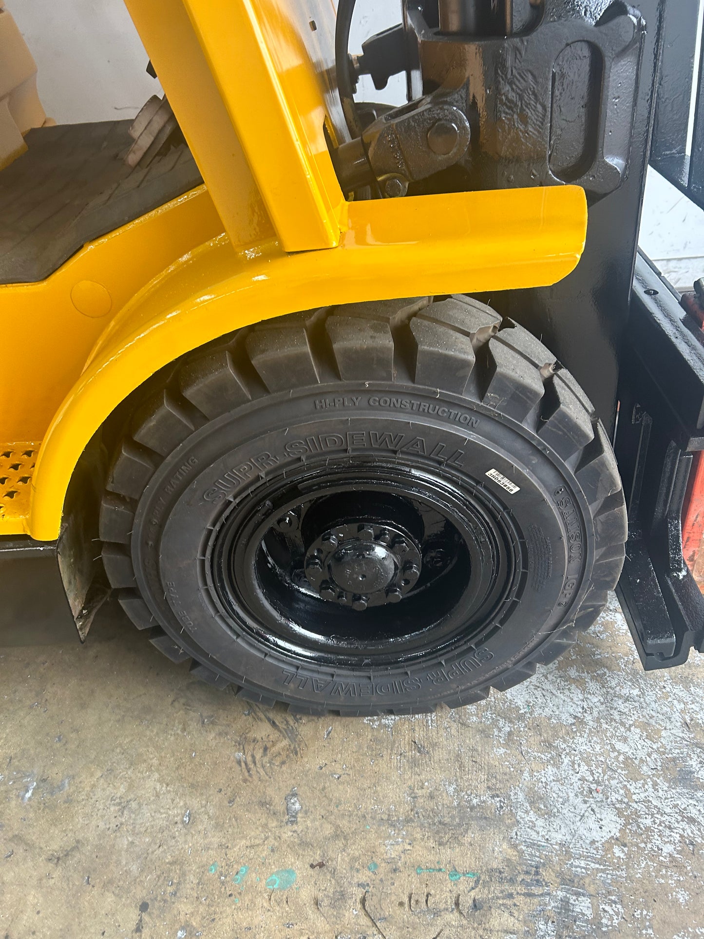 Rough Terrain - Hyster Pneumatic 5,000lbs Capacity Forklift (Video)