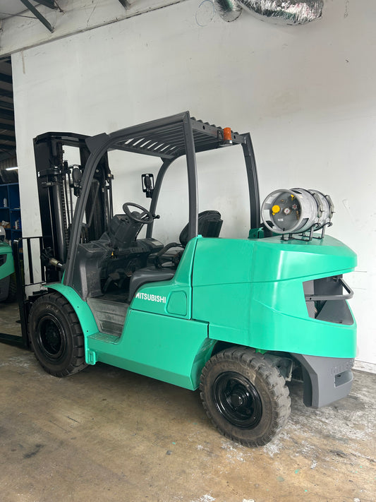 10,000lbs Capacity - Mitsubishi Forklift Rough Terrain Pnuematic
