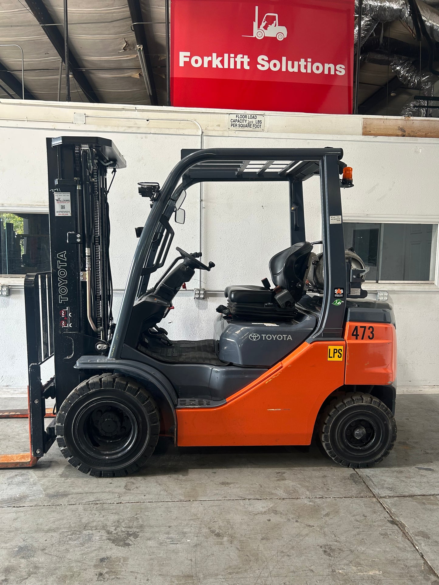 390 Hours! Toyota Forklift Pneumatic 3 Stage Side Shift Year 2023