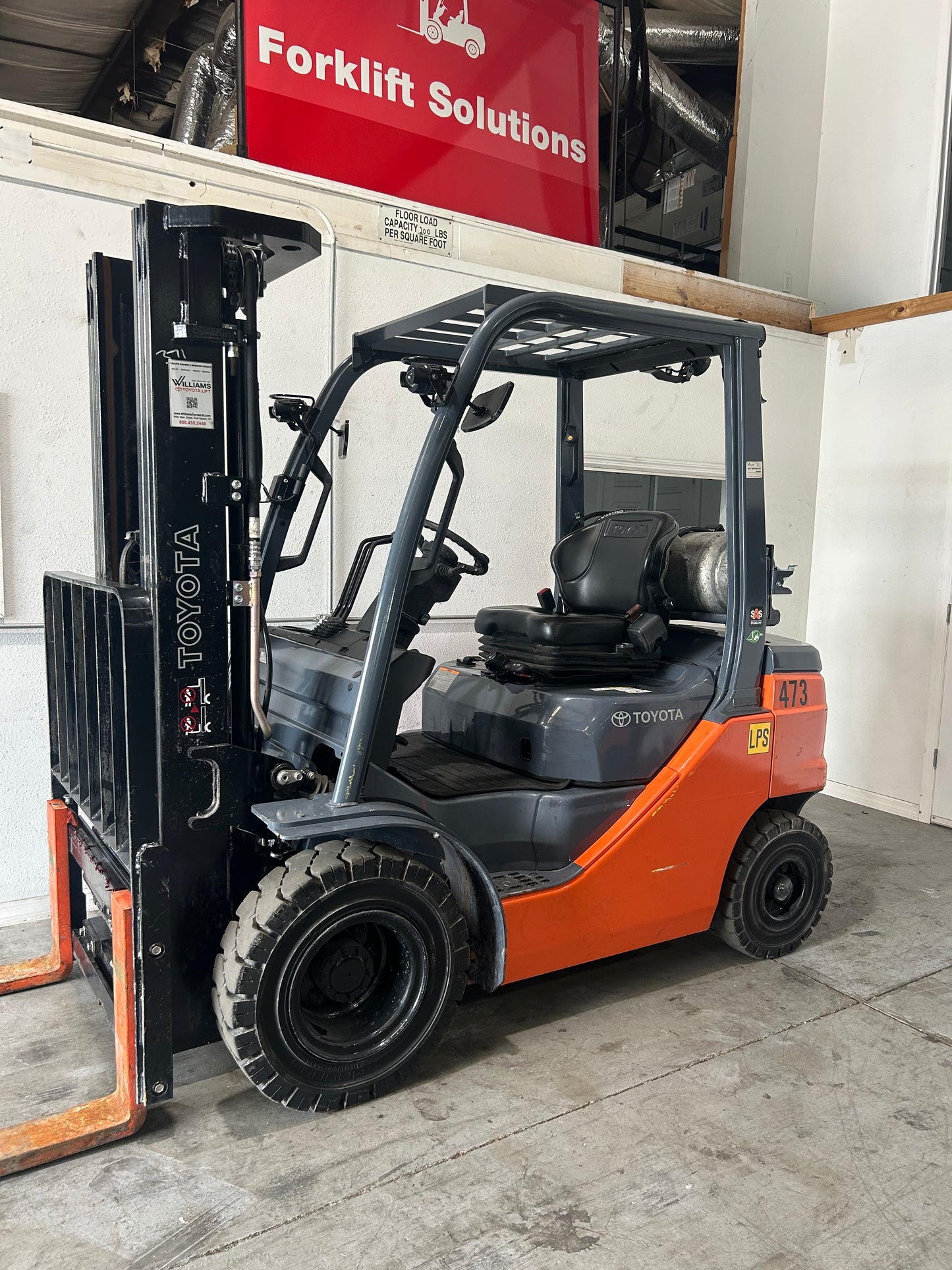 390 Hours! Toyota Forklift Pneumatic 3 Stage Side Shift Year 2023