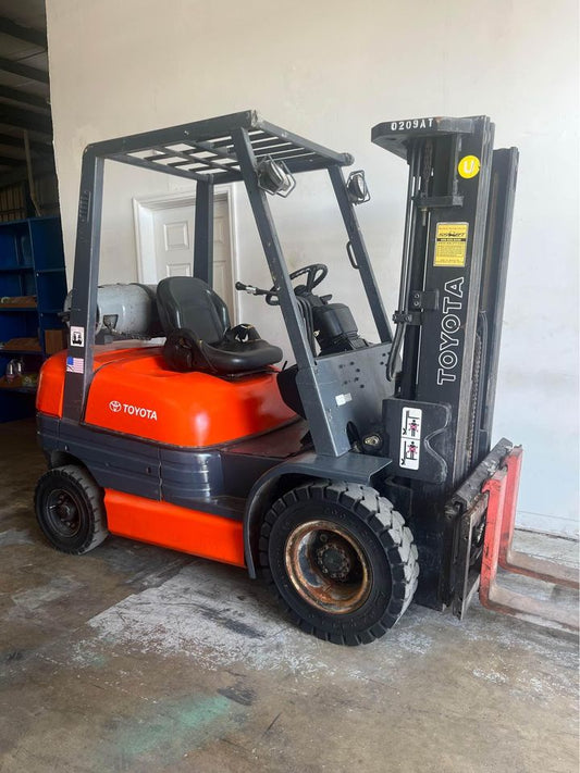 Toyota Pneumatic Forklift 5,000lbs Capacity