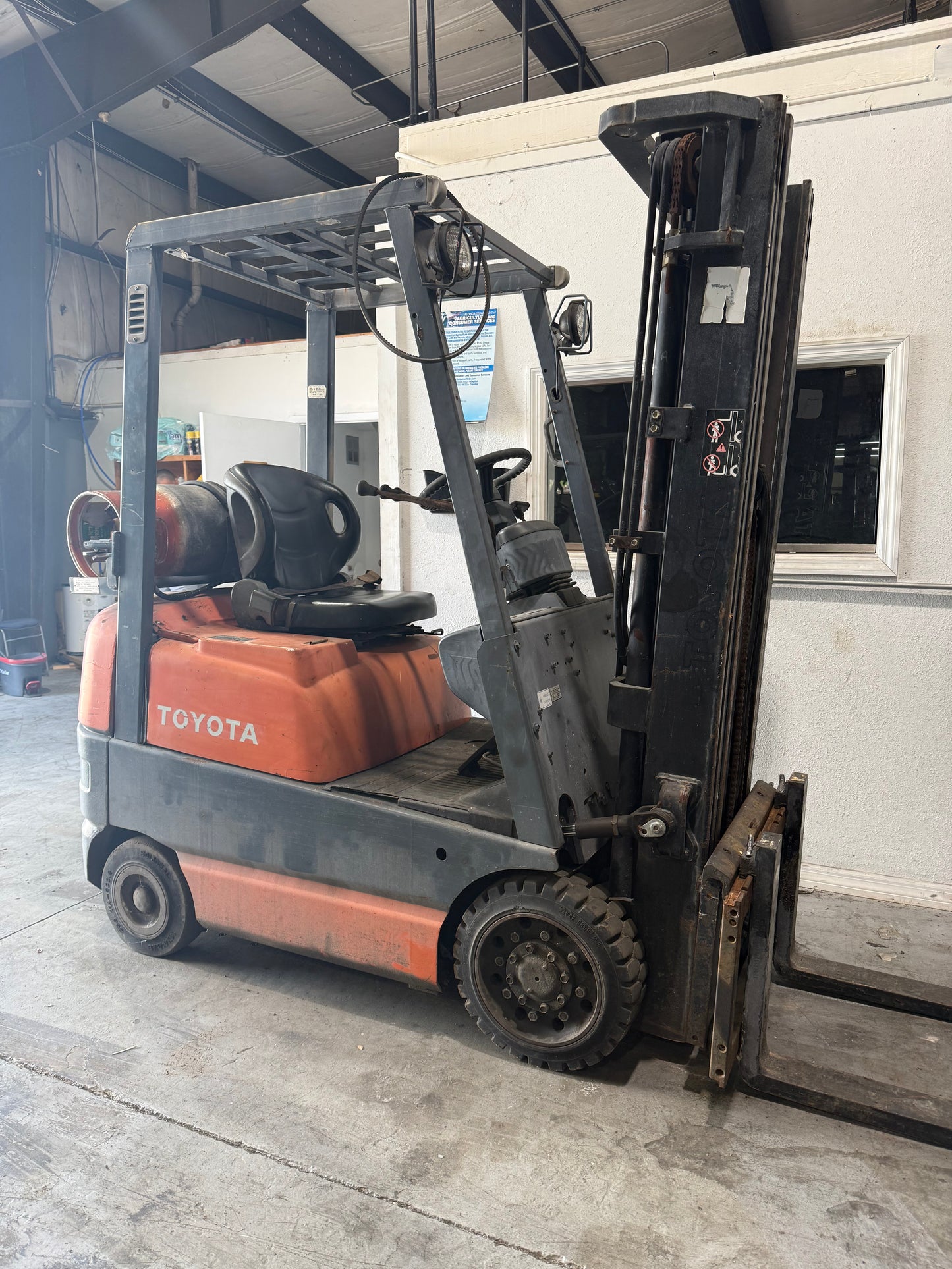 Toyota Forklift 3,000lbs Warehouse Compact
