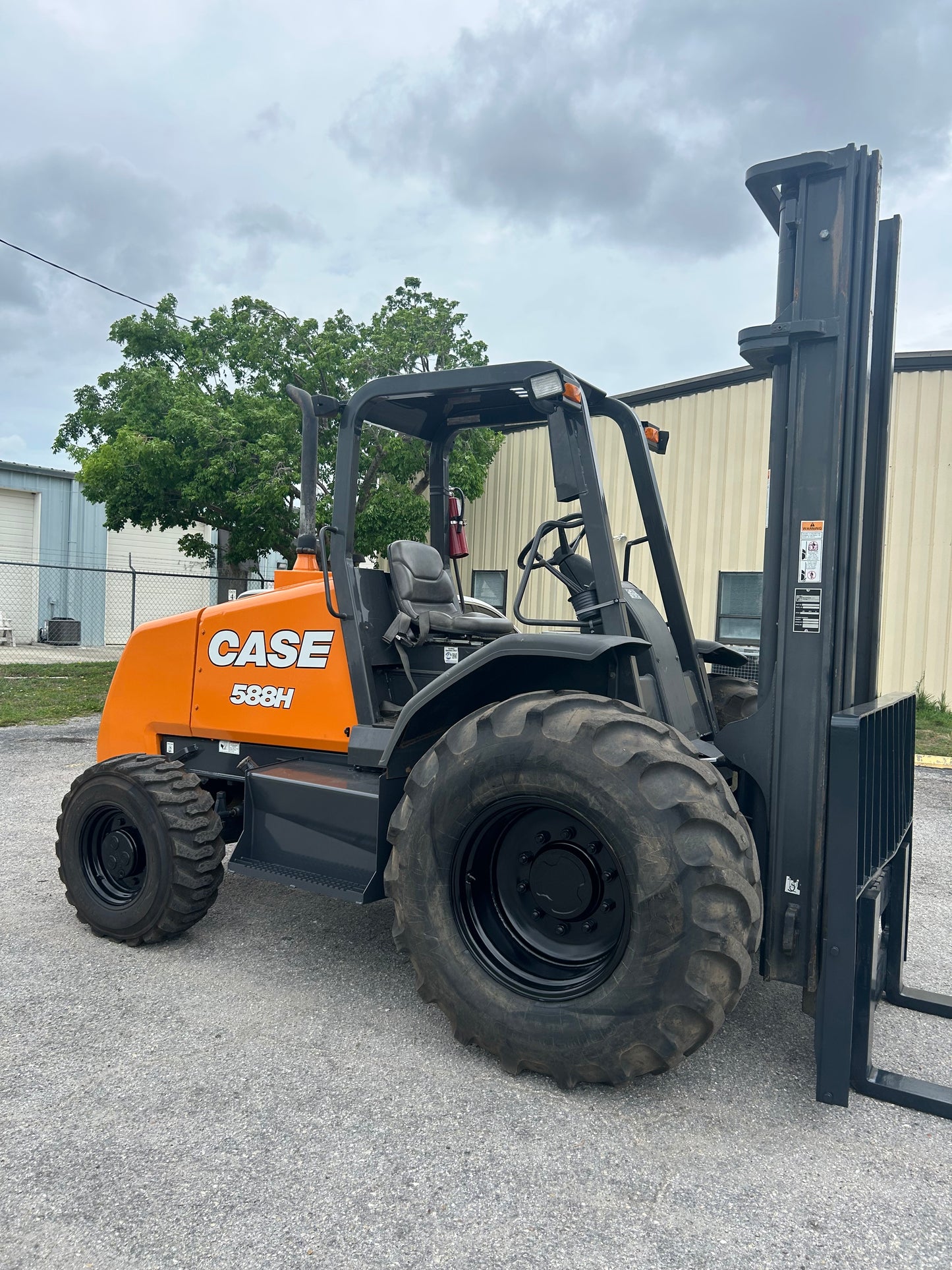 Case 588H Low Hours! All Terrain Forklift 8,000lbs 3 Stage Mast Side Shift