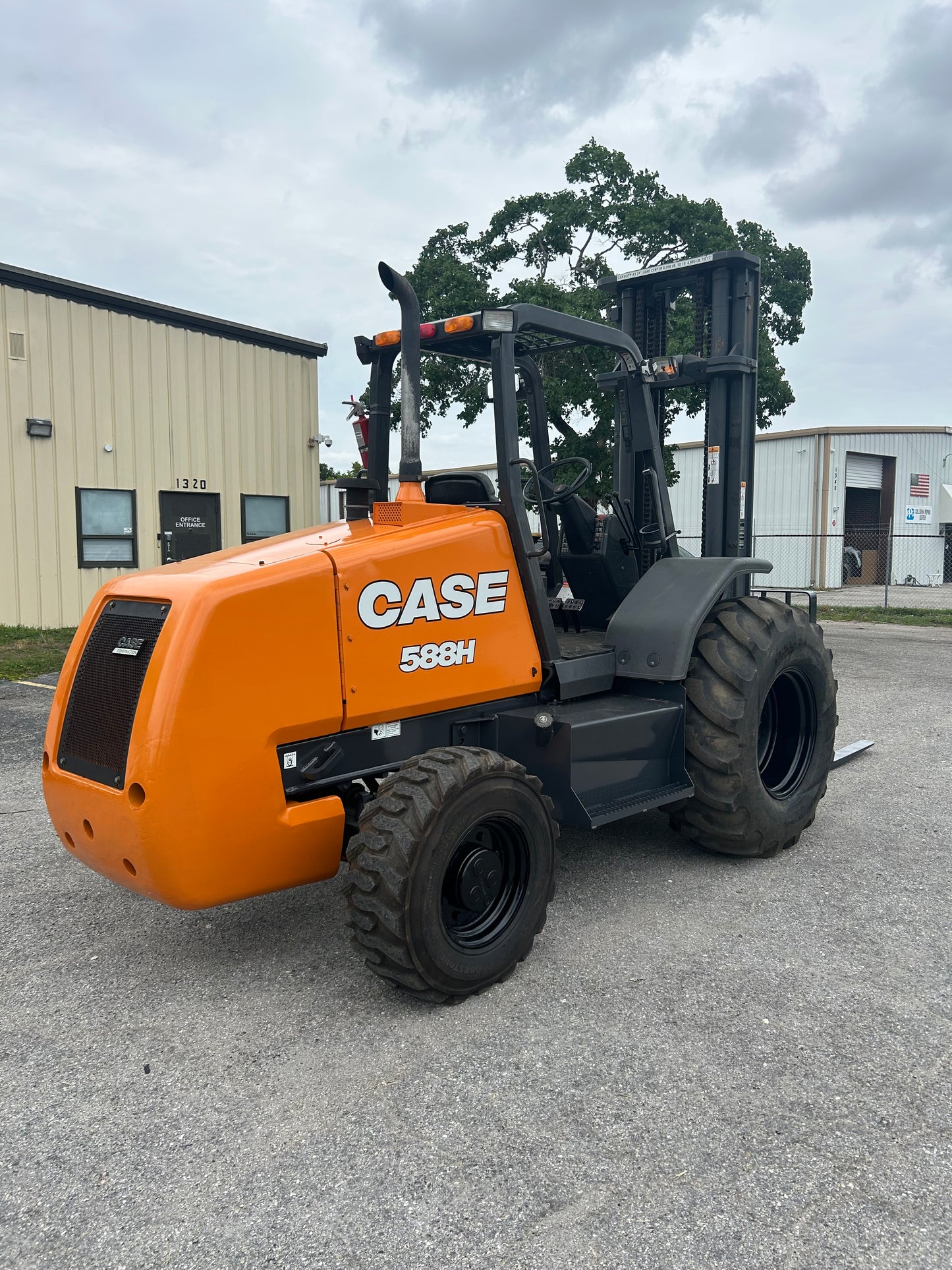 Case 588H Low Hours! All Terrain Forklift 8,000lbs 3 Stage Mast Side Shift