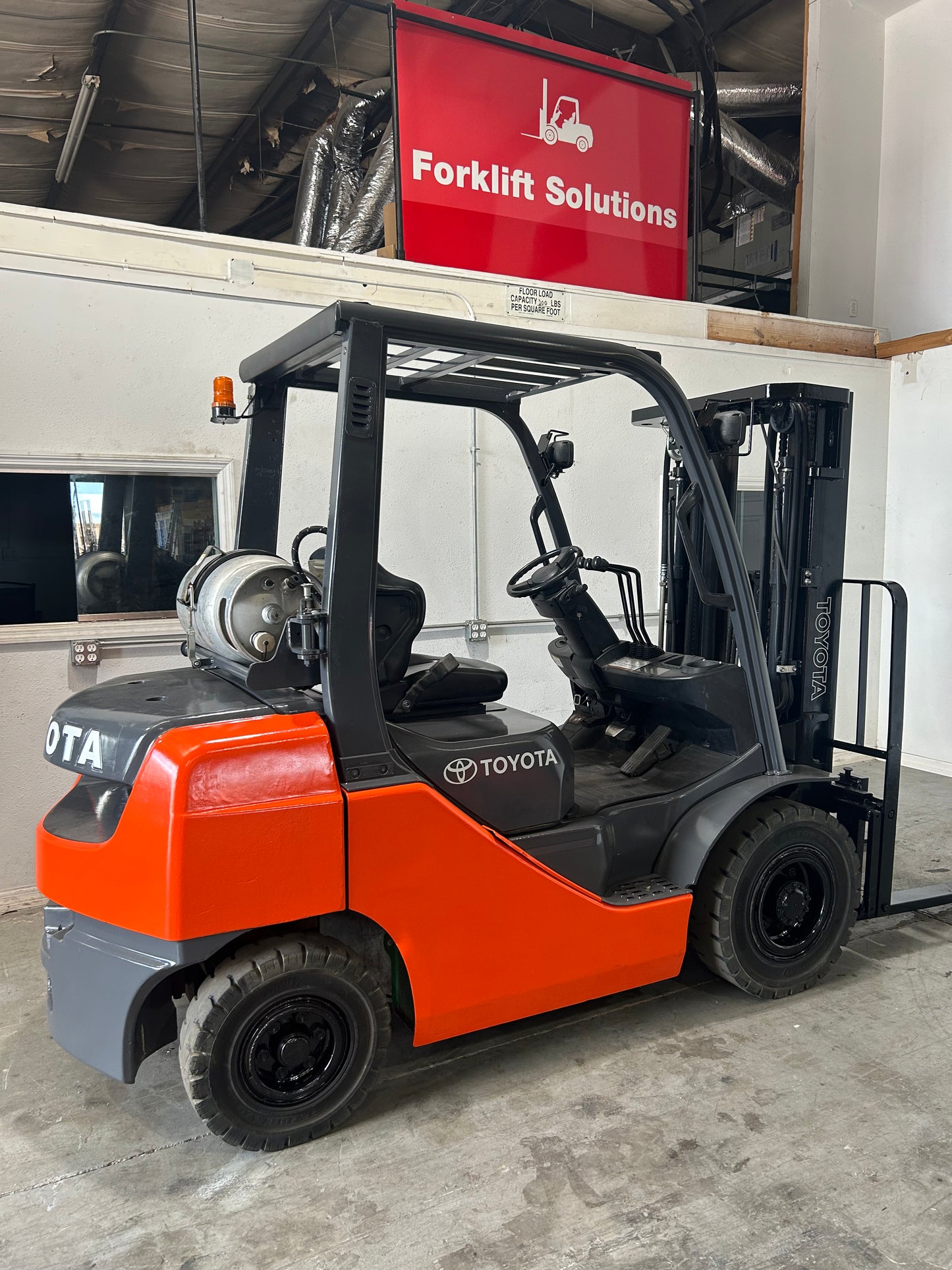 Pneumatic Rough Terrain - Toyota Forklift 5,000lbs Capacity
