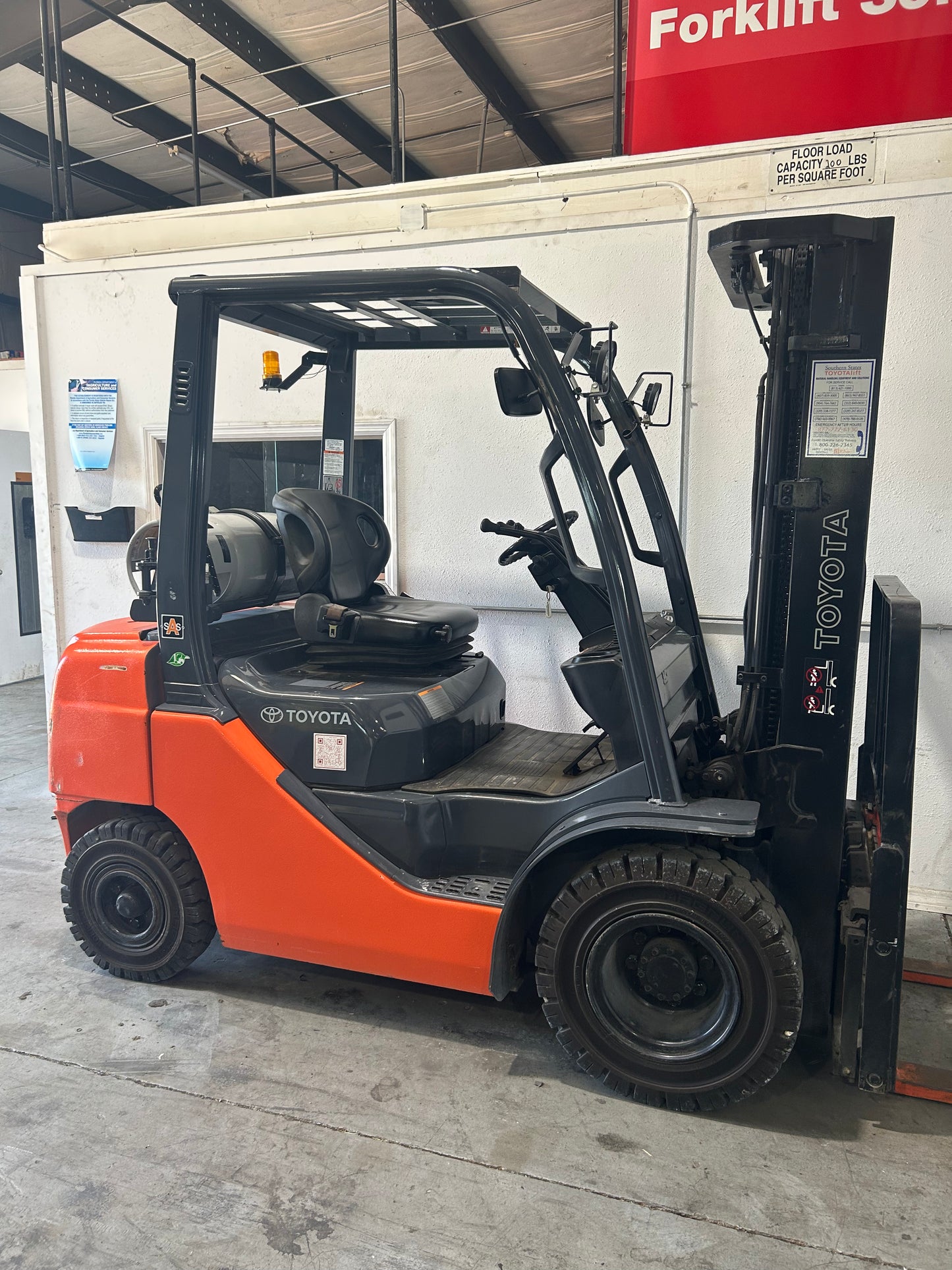 Toyota Pneumatic Rough Terrain Forklift 5,000lbs Capacity Low Hours!