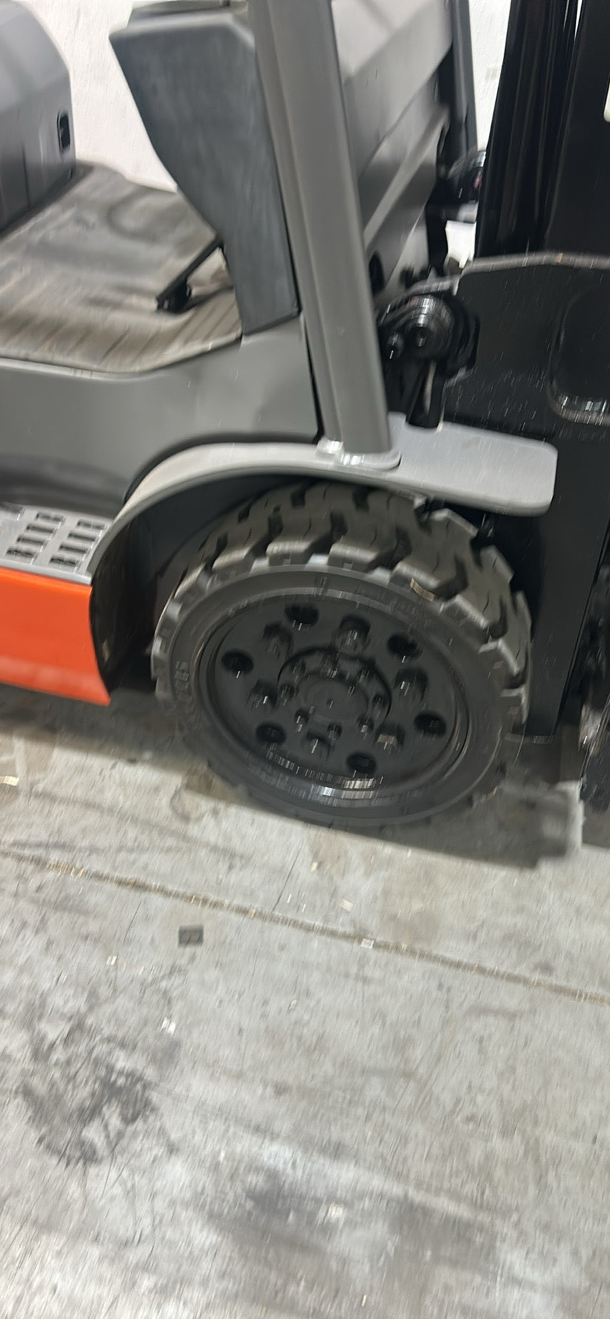 Toyota Forklift 5,000lbs Capacity 80" Lift Height Side Shift Propane Traction Tires
