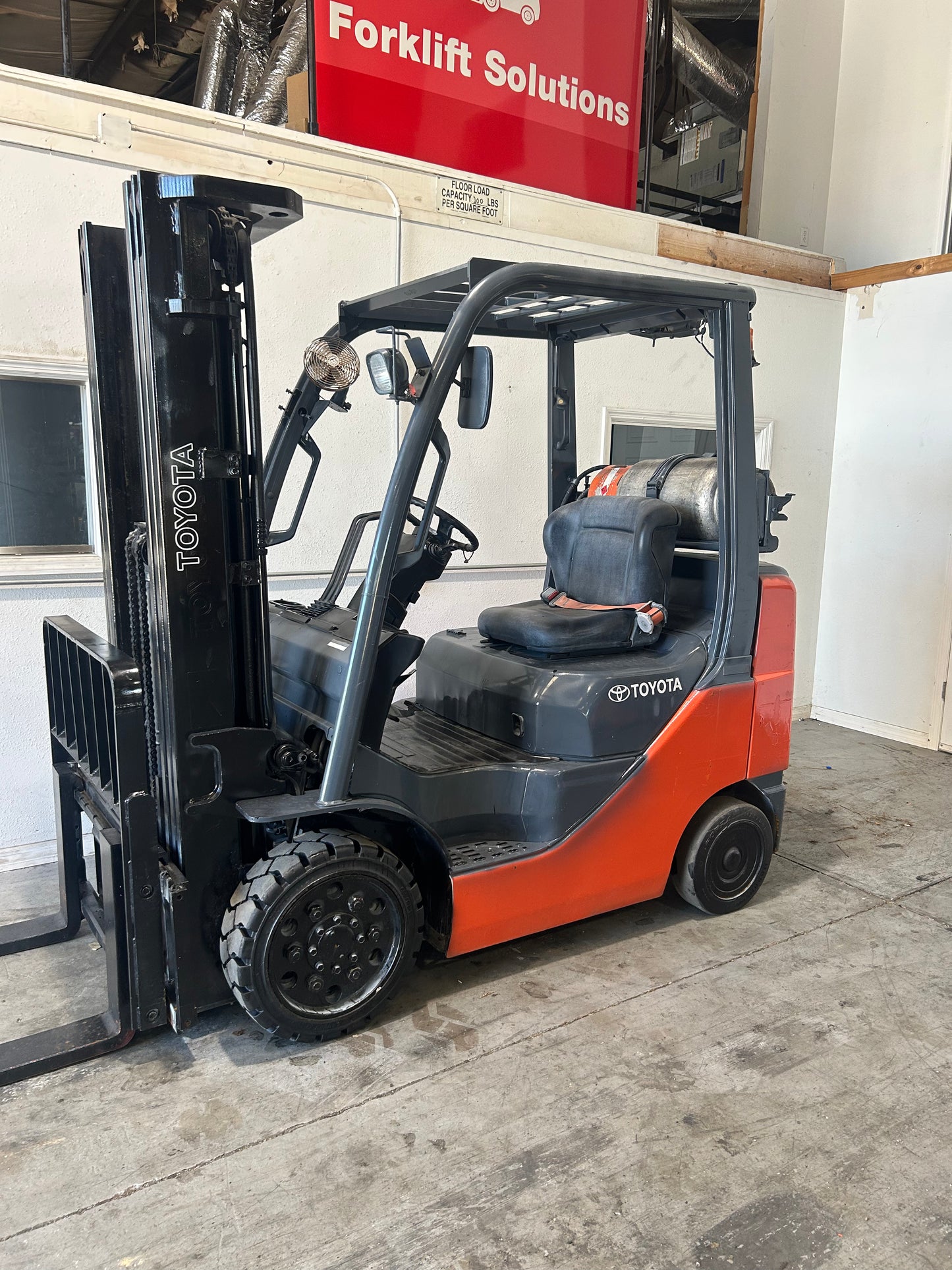 Toyota Forklift 5,000lbs Capacity 3 Stage Mast Side Shift