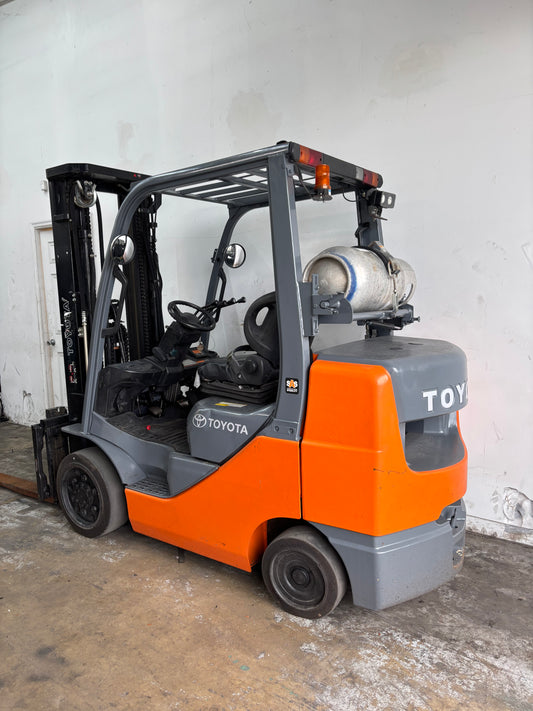 Warehouse- 2013 Toyota 6,500lbs Capacity Forklift (Video)