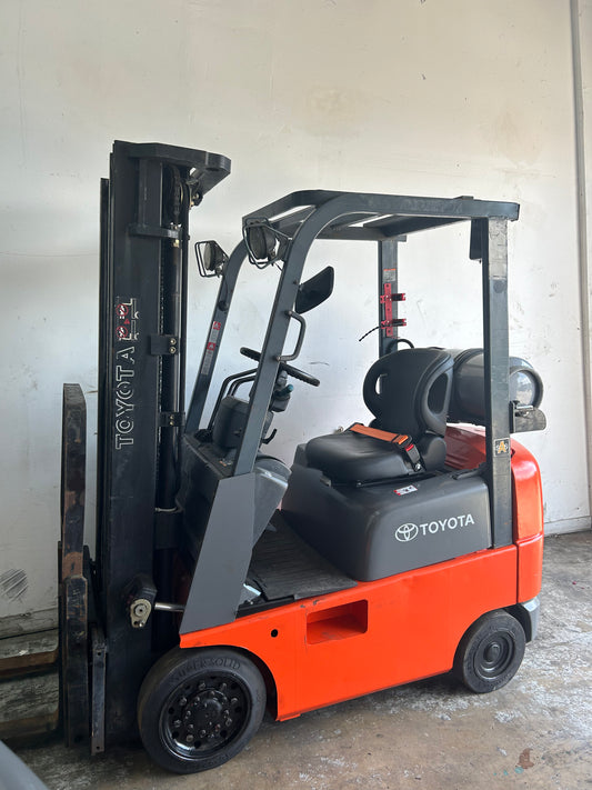 Warehouse - Toyota 3,000lbs Capacity Forklift (Video)