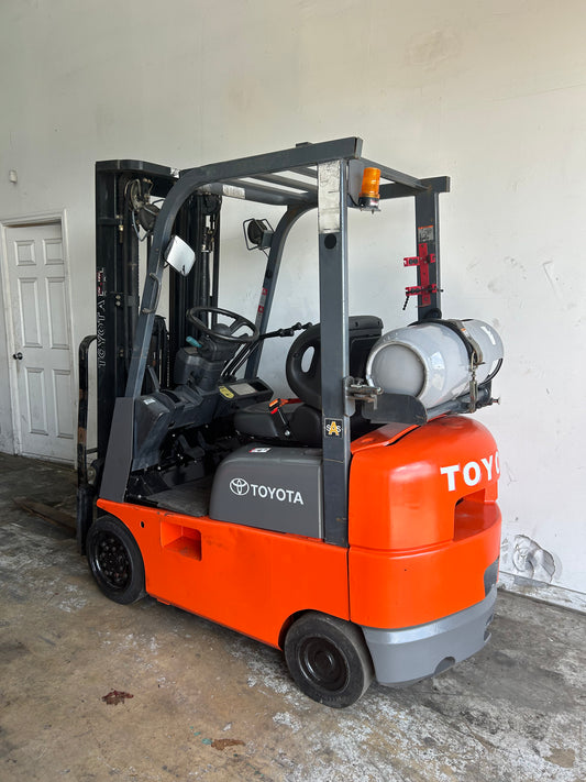 Warehouse - Toyota 3,000lbs Capacity Forklift (Video)