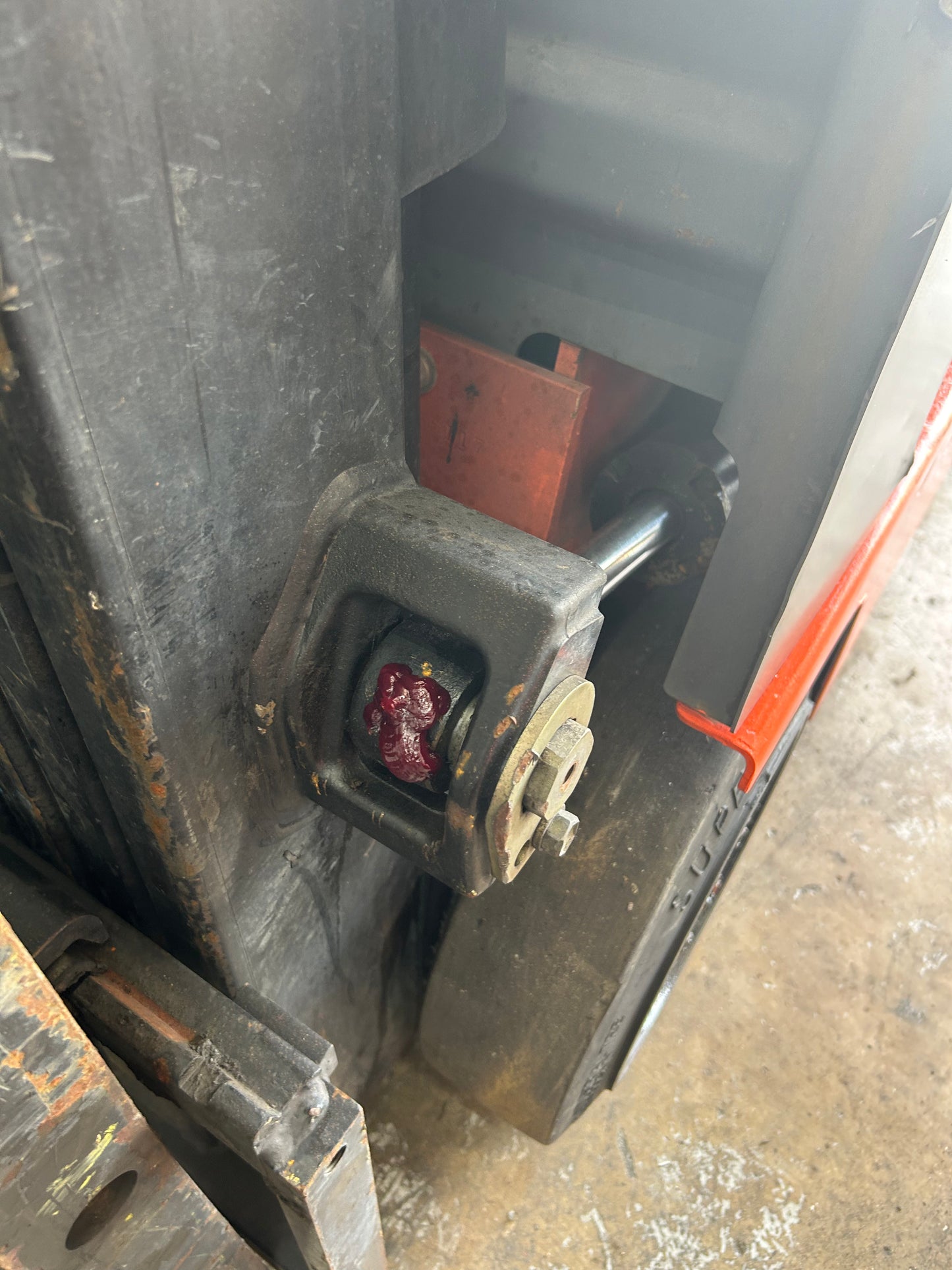 Warehouse - Toyota 3,000lbs Capacity Forklift (Video)