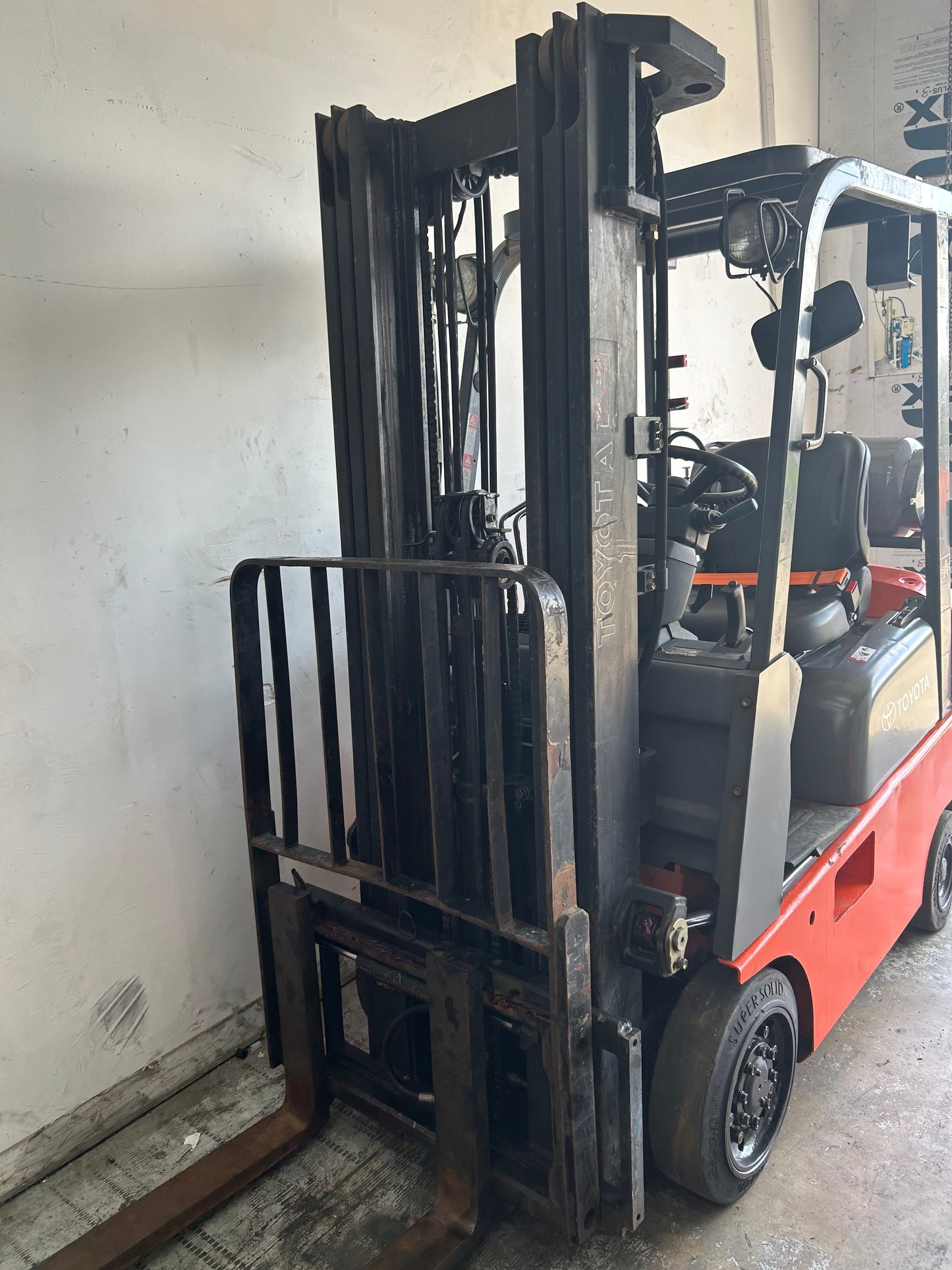 Warehouse - Toyota 3,000lbs Capacity Forklift (Video)