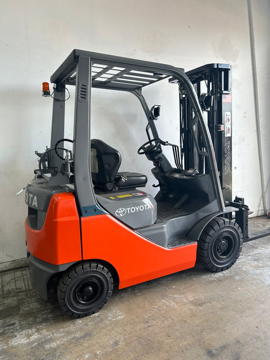 Rough Terrain- 2016 Toyota 3,000lbs Capacity Forklift (Video)