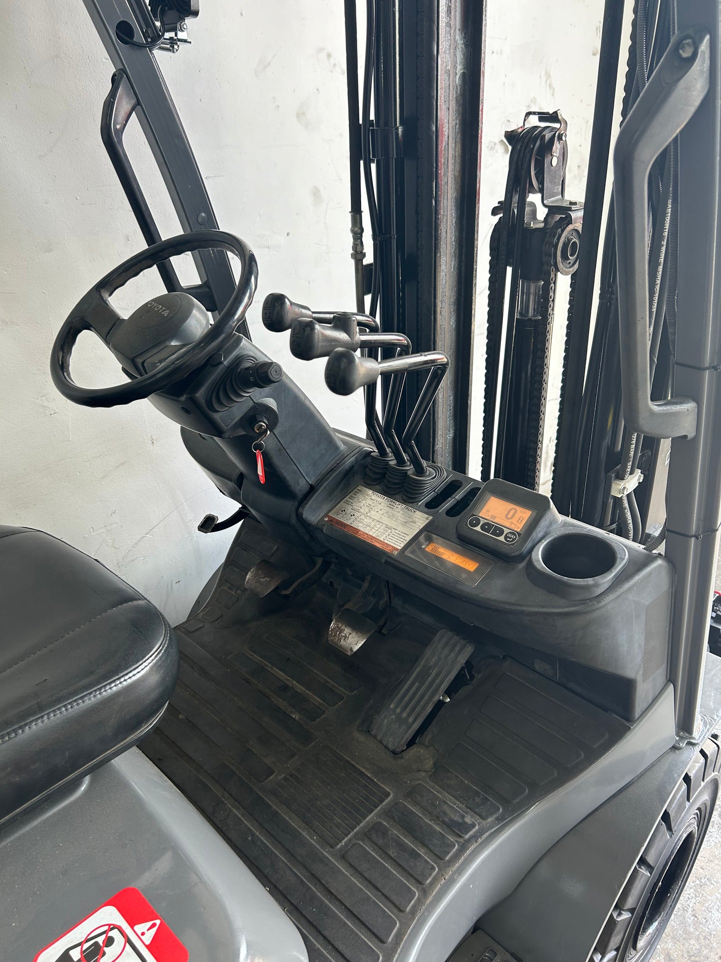 Rough Terrain- 2016 Toyota 3,000lbs Capacity Forklift (Video)