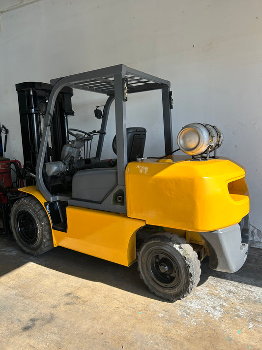 Rough Terrain-  Caterpillar 10,000lbs Capacity Pneumatic Forklift