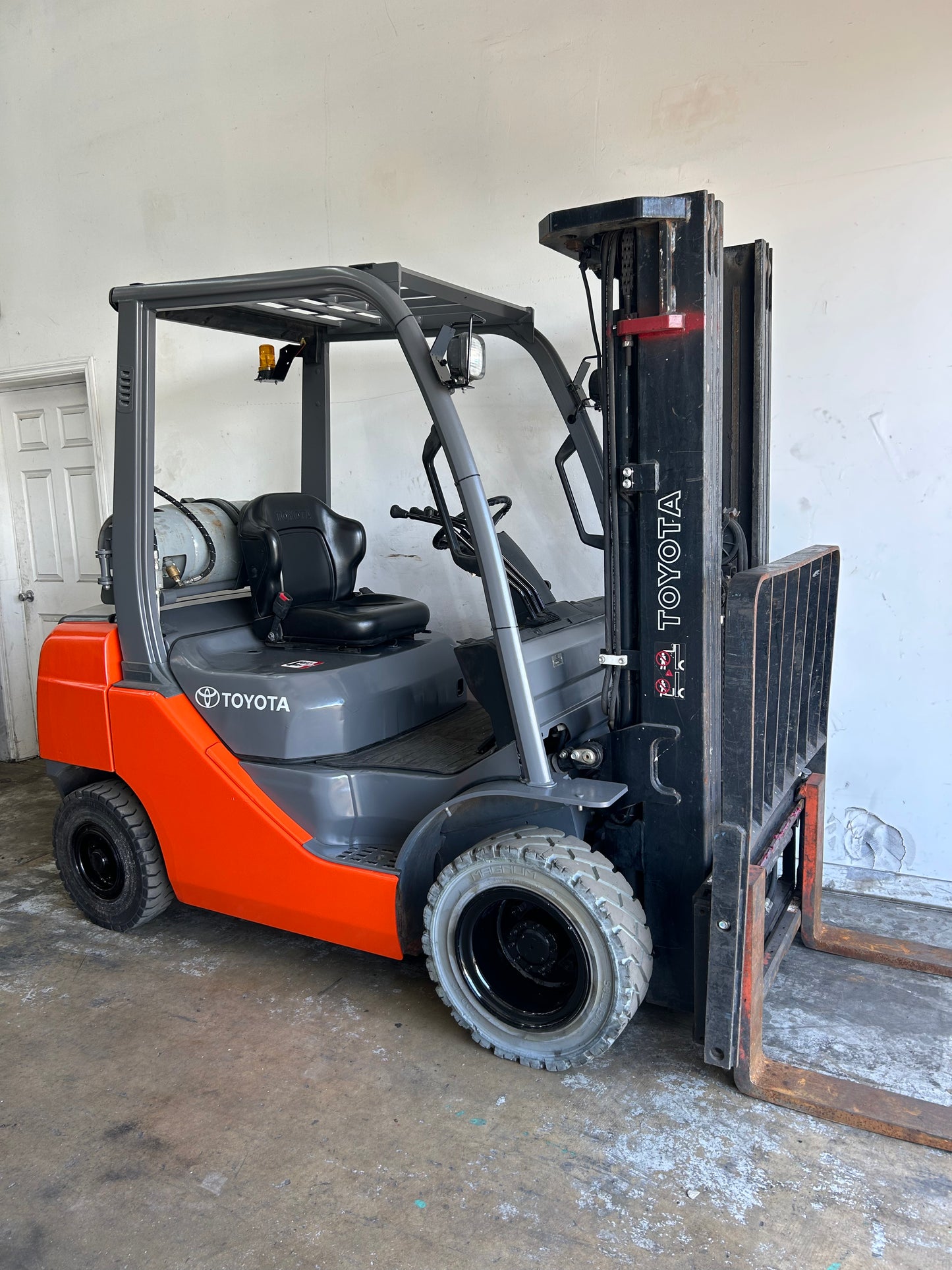 Rough terrain - 2016 Toyota 5,000lbs Capacity Forklift (Video)