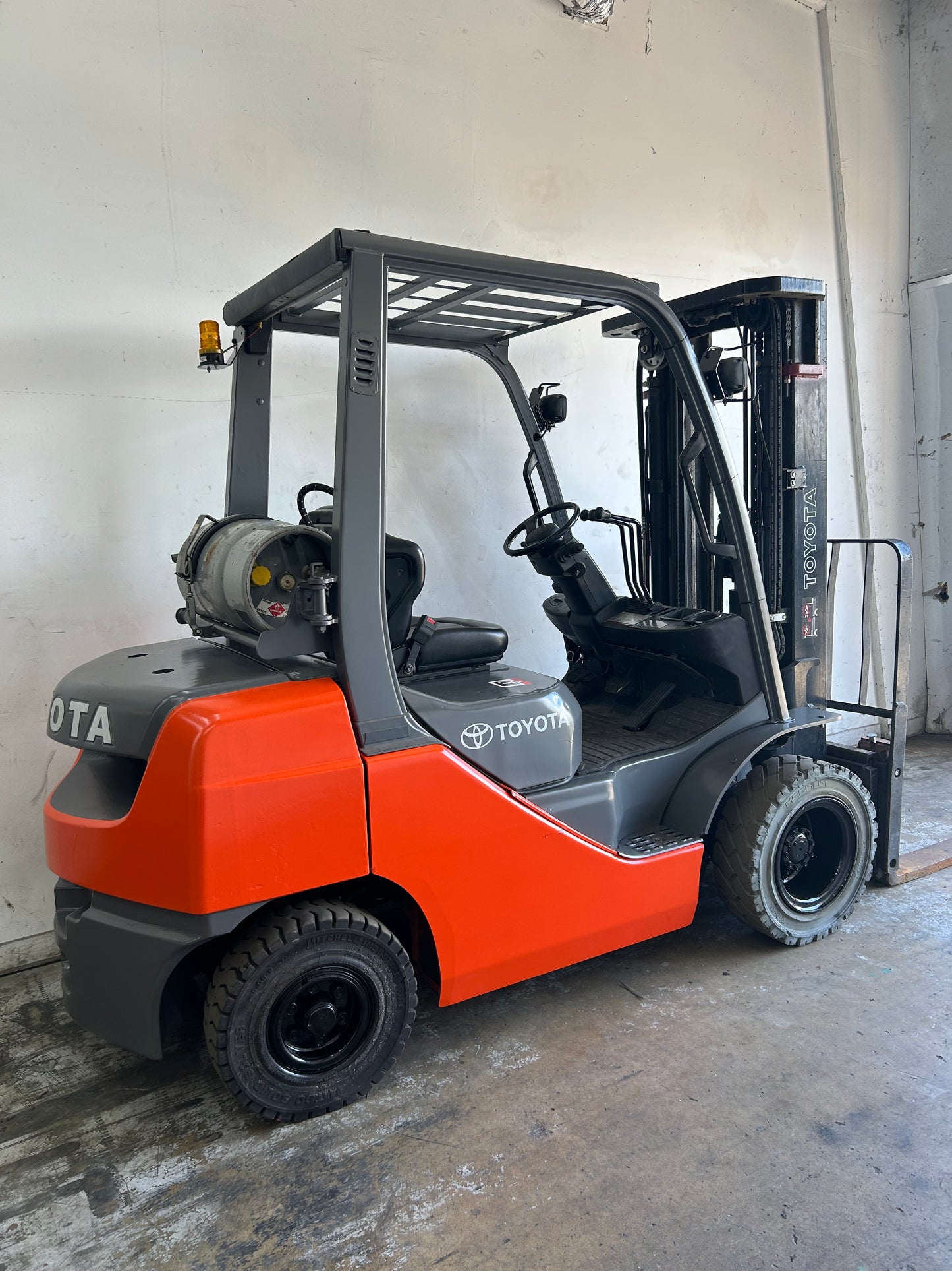 Rough terrain - 2016 Toyota 5,000lbs Capacity Forklift (Video)