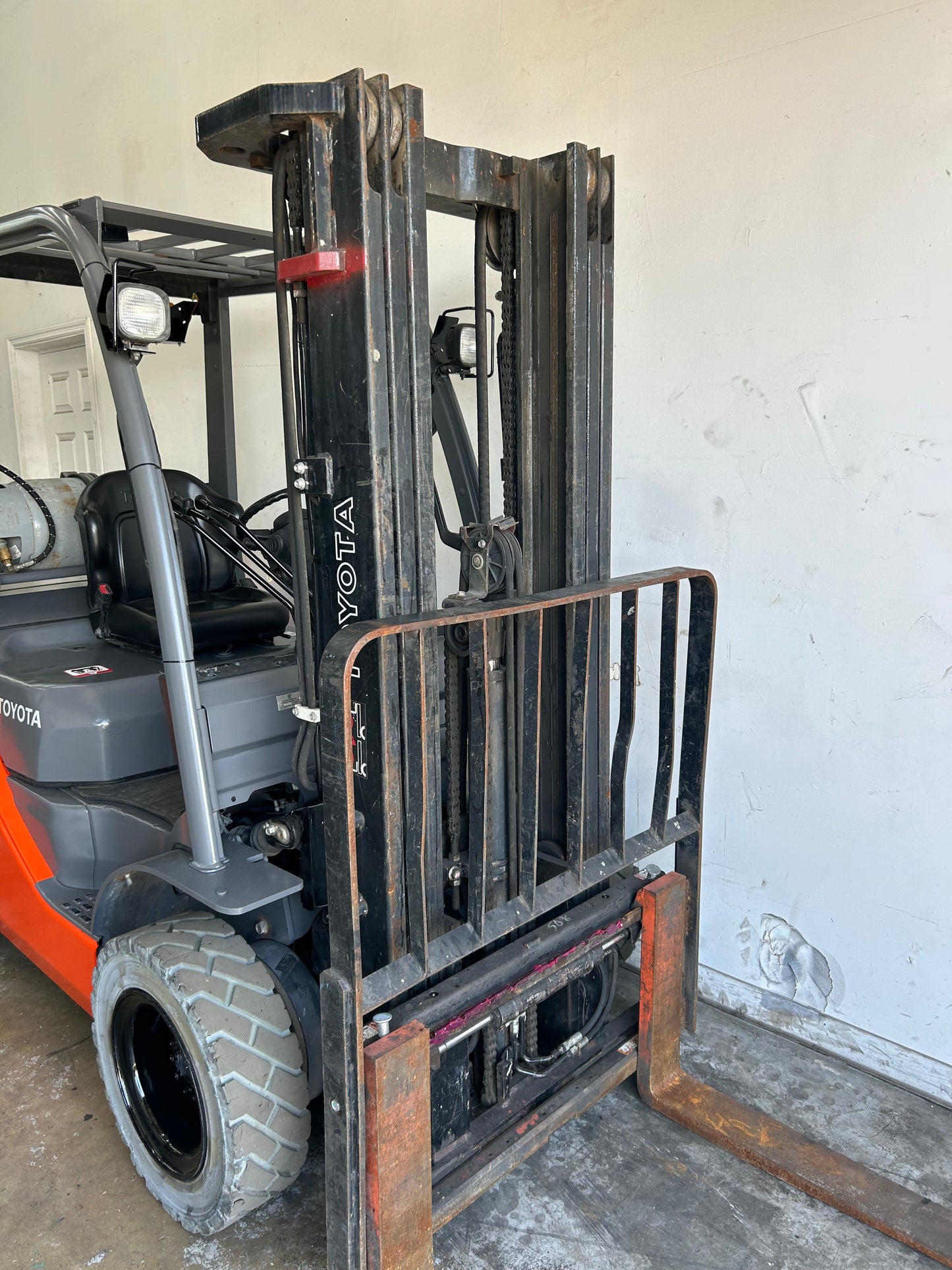 Rough terrain - 2016 Toyota 5,000lbs Capacity Forklift (Video)