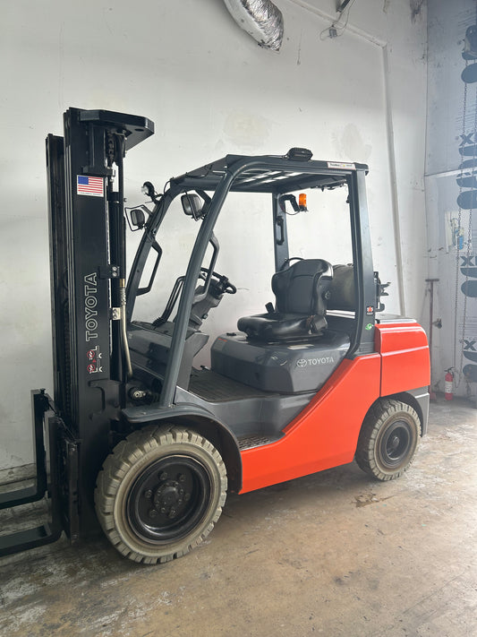 Rough Terrain - 2017 Toyota Forklift 6,500lbs Capacity LOW HOURS! (video)