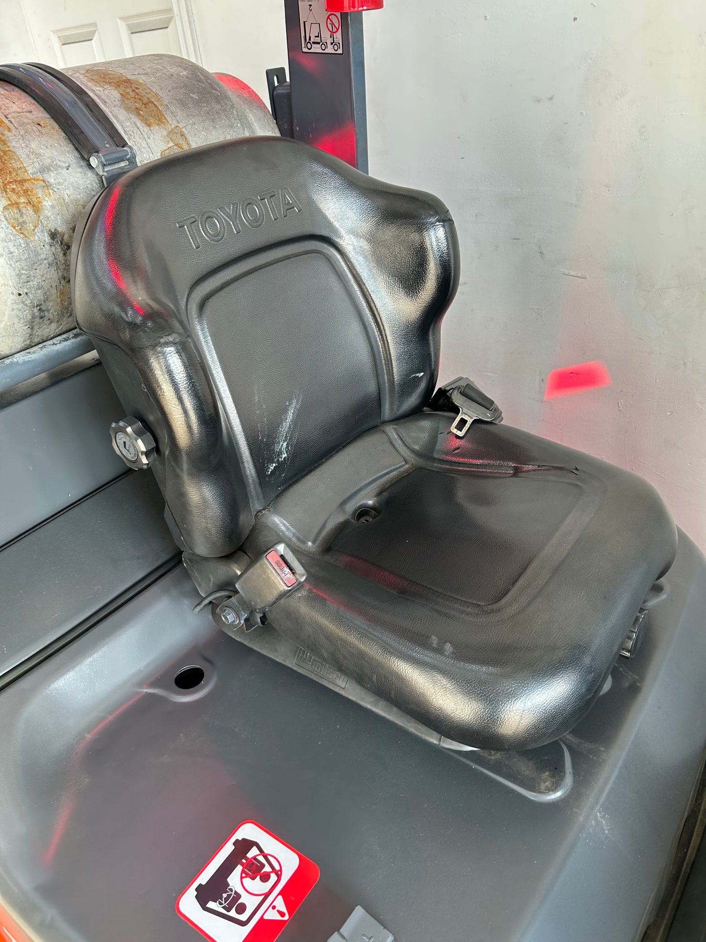 Warehouse - 2017 Toyota 6,000lbs Capacity Forklift