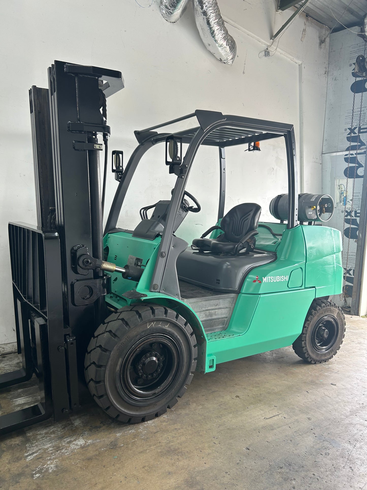 10,000lbs Capacity - Mitsubishi Forklift Rough Terrain Pnuematic