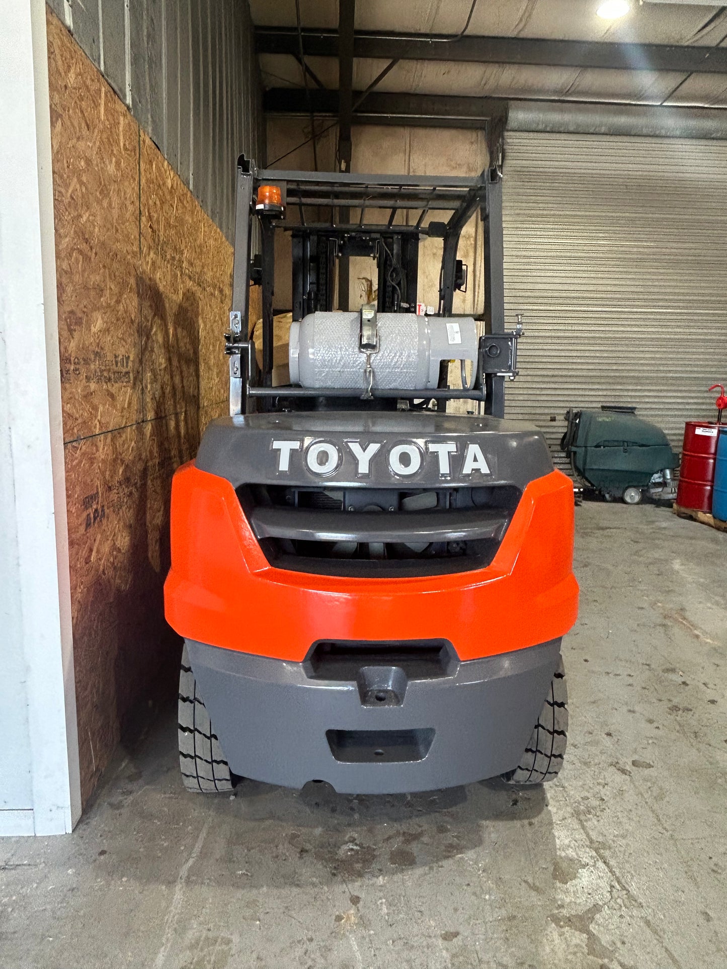 10,000lbs Capacity - Toyota Forklift Rough Terrain Pneumatic