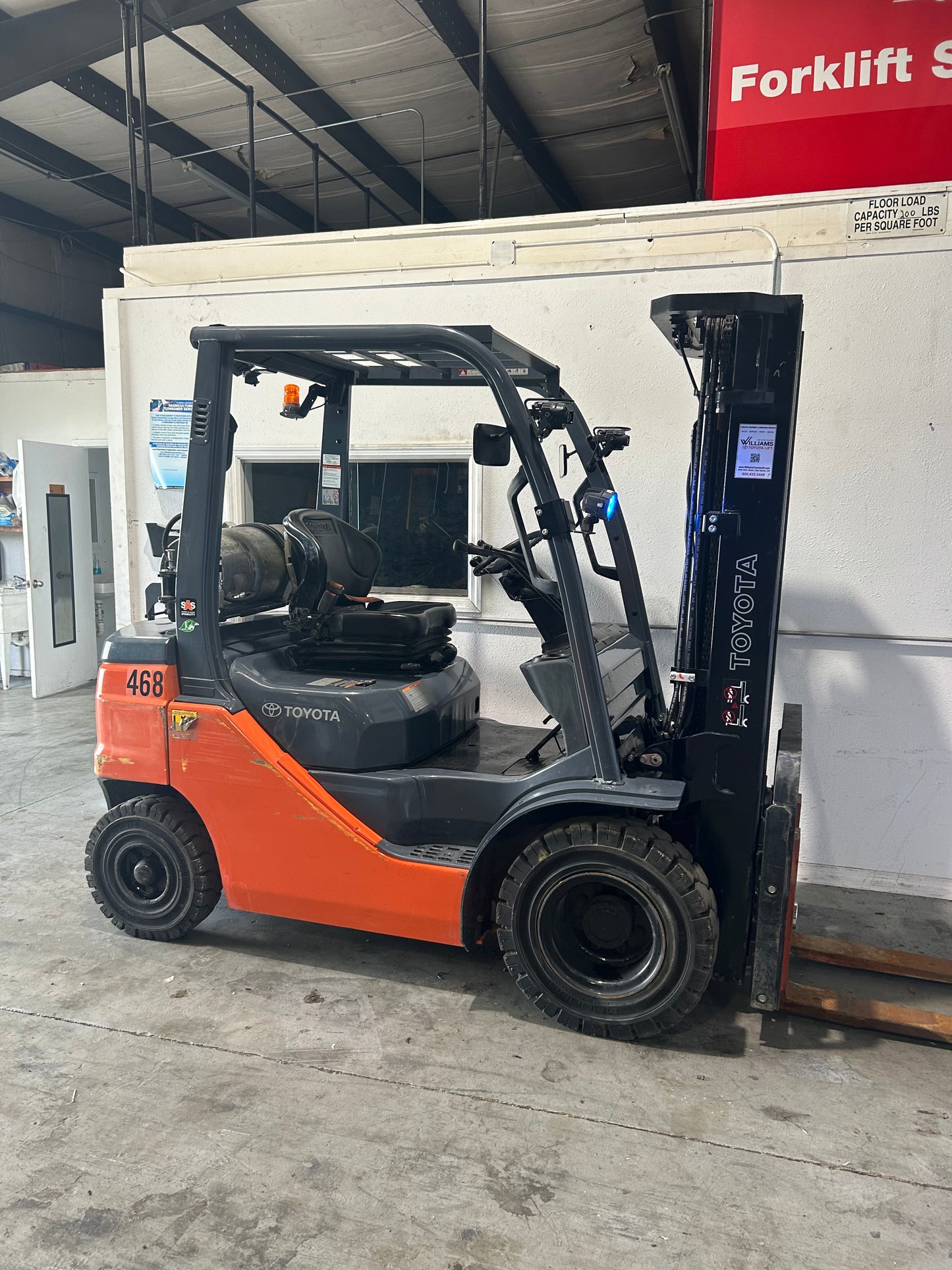 2023 Toyota Pneumatic Rough Terrain Forklift 4,000lbs Capacity Low Hours! - 8FGU20