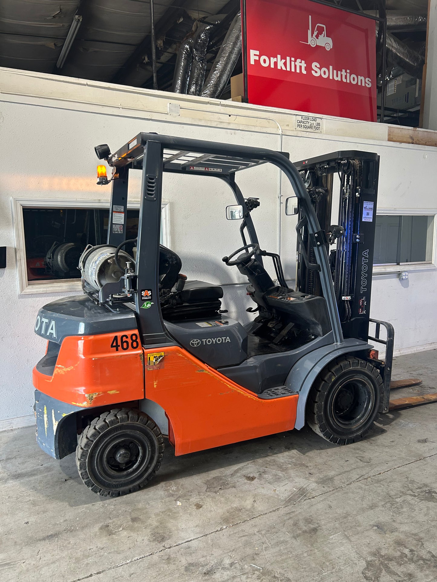 2023 Toyota Pneumatic Rough Terrain Forklift 4,000lbs Capacity Low Hours! - 8FGU20