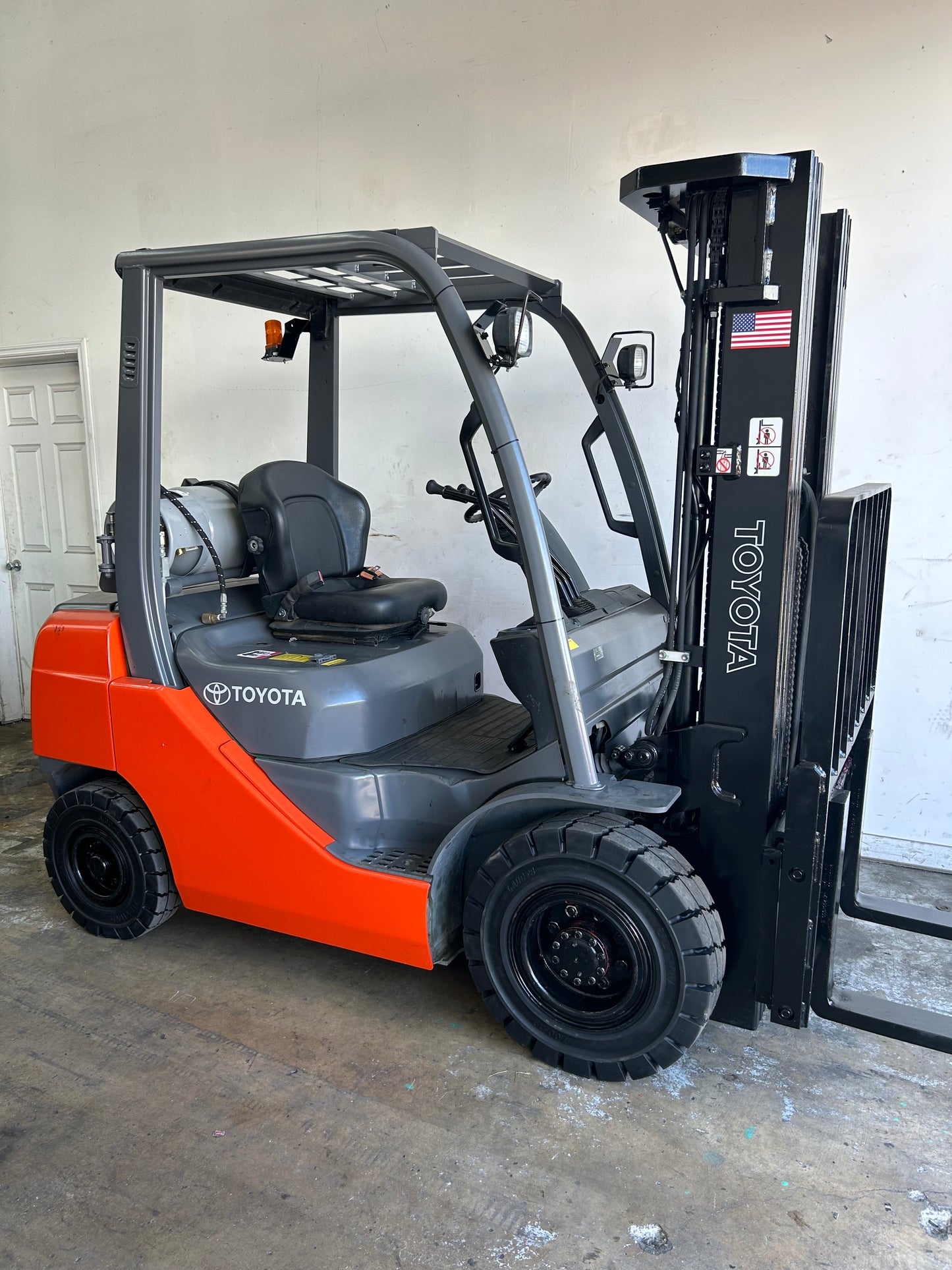 6,000lbs Capacity 2018 Toyota Pneumatic Rough Terrain