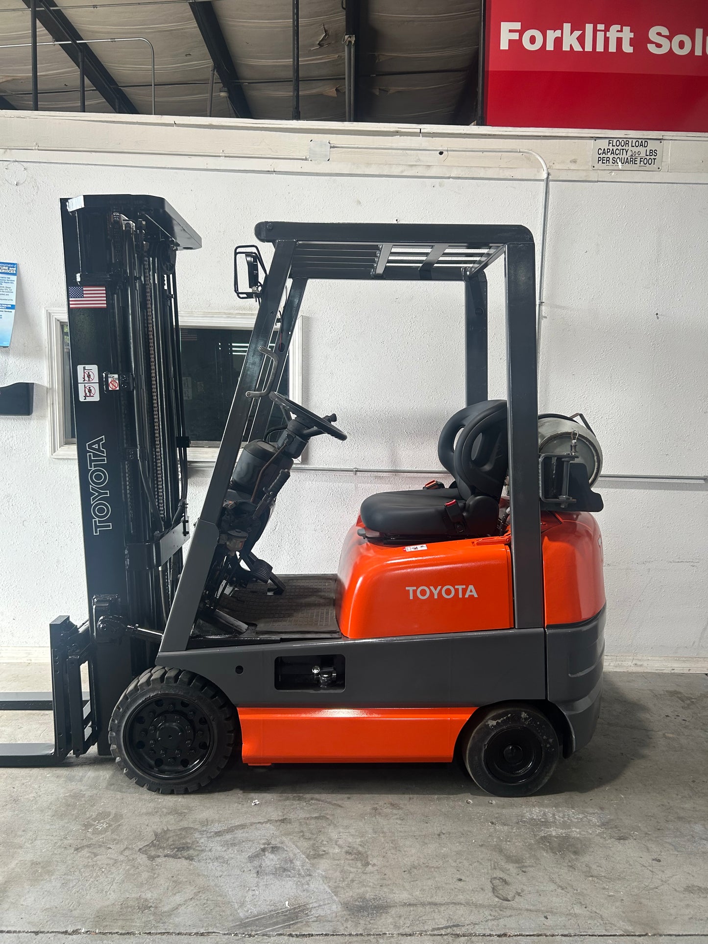 Toyota Forklift 3,000lbs Capacity 3 stage Mast Side Shift
