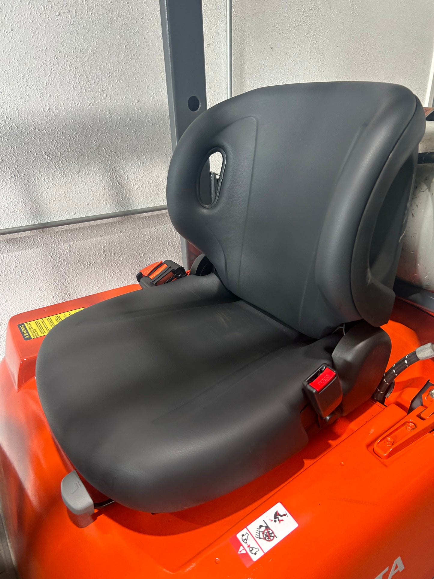 Toyota Forklift 3,000lbs Capacity 3 stage Mast Side Shift